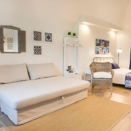 Alfama Lovely Apartment With River View. * Lisbon