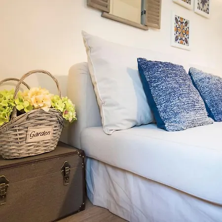 Alfama Lovely Apartment With River View. * Lisbon