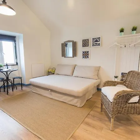 Alfama Lovely Apartment With River View. Holiday home *